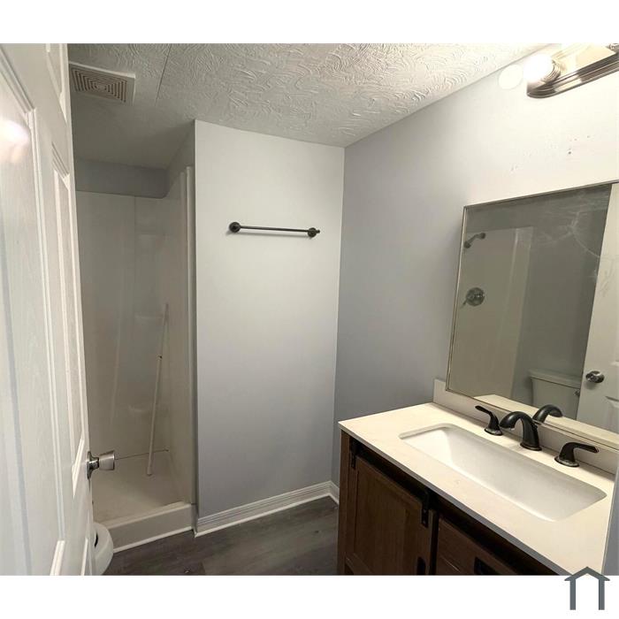 Sterlingwood second listing photo 3